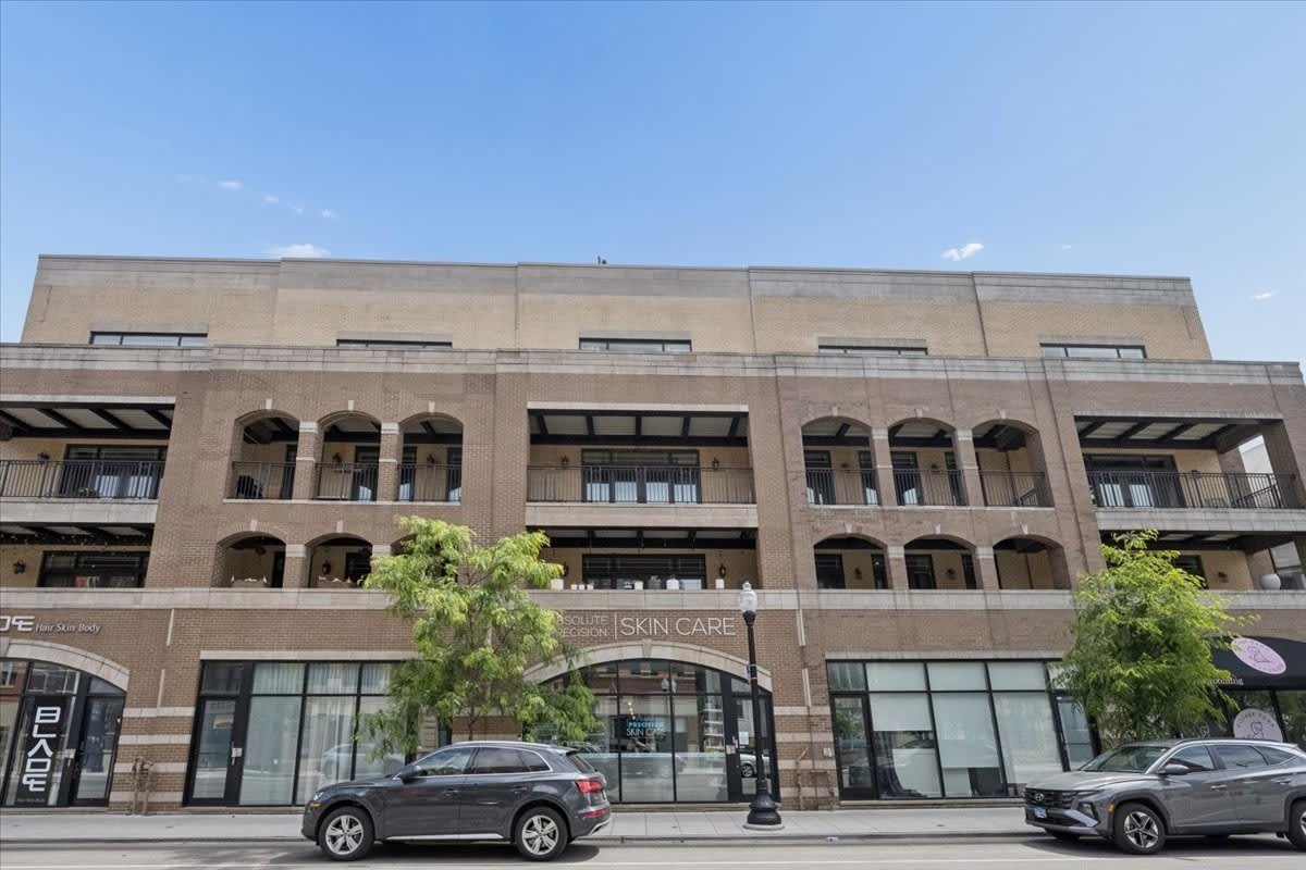 1423 W BELMONT Avenue – photo 2