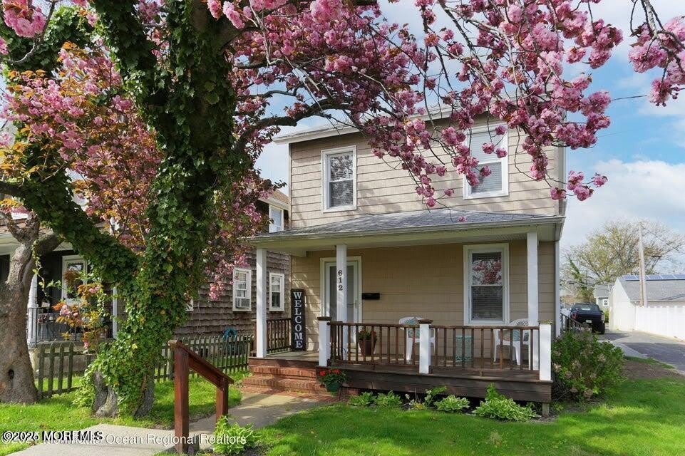 612 Sylvania Avenue – photo 2