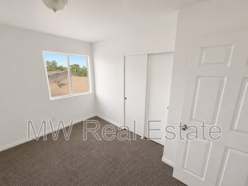 238 E Venon Ave – photo 5