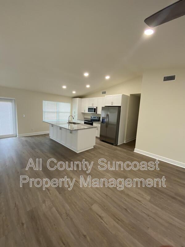 768 16th St – photo 4