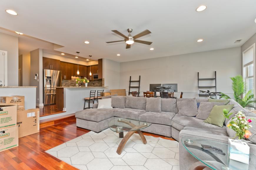 1232 N Milwaukee ave – photo 3