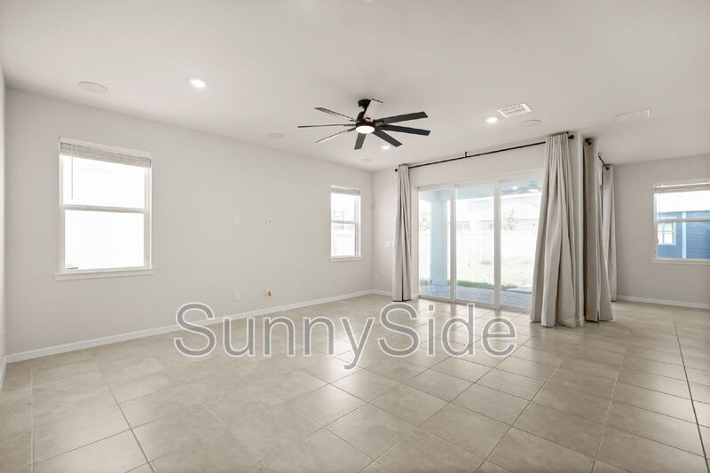 2715 Clear Night Ave – photo 3