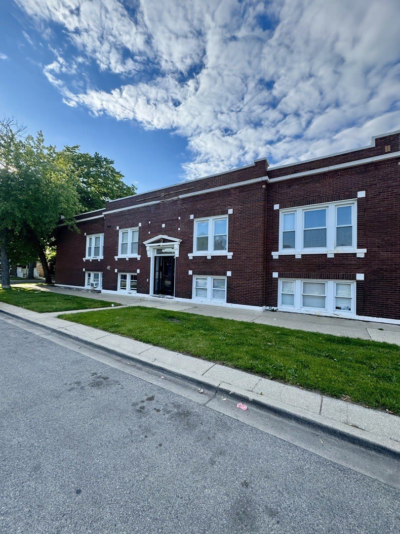 2345 Cuyler Avenue – photo 2