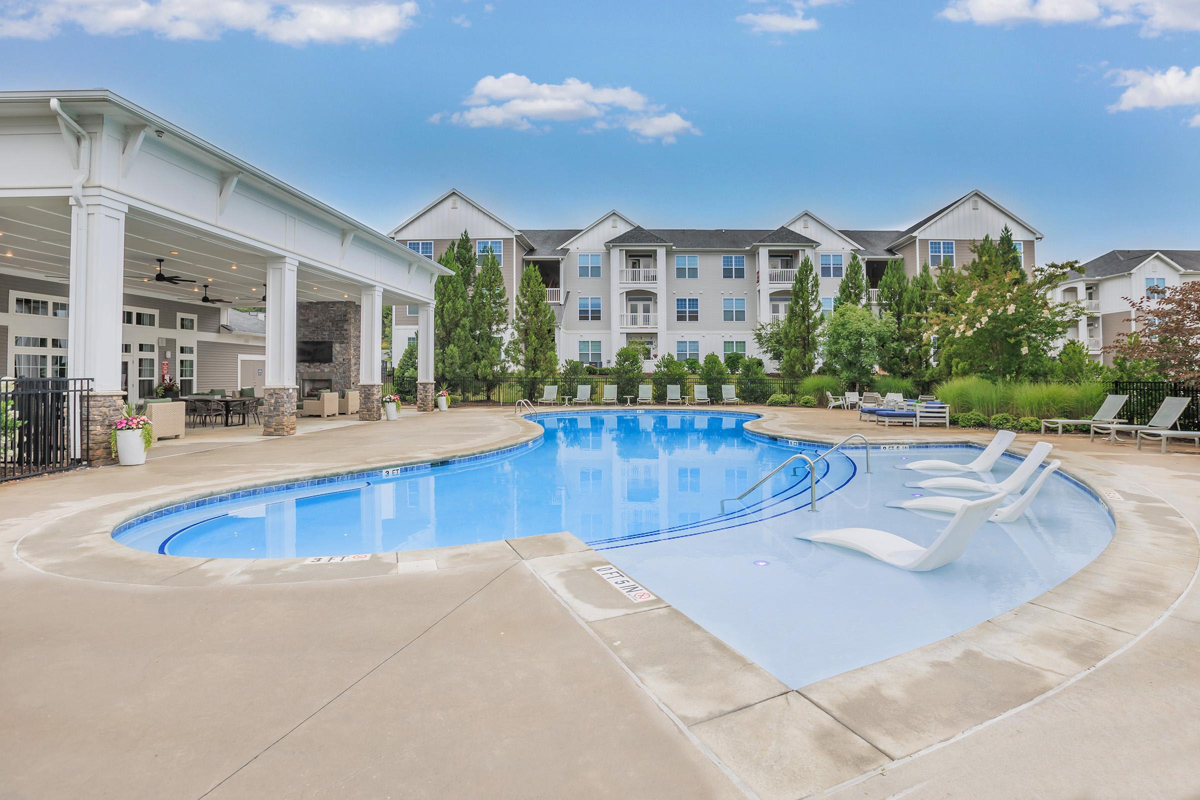 Riverstone Apartments at Long Shoals – photo 2