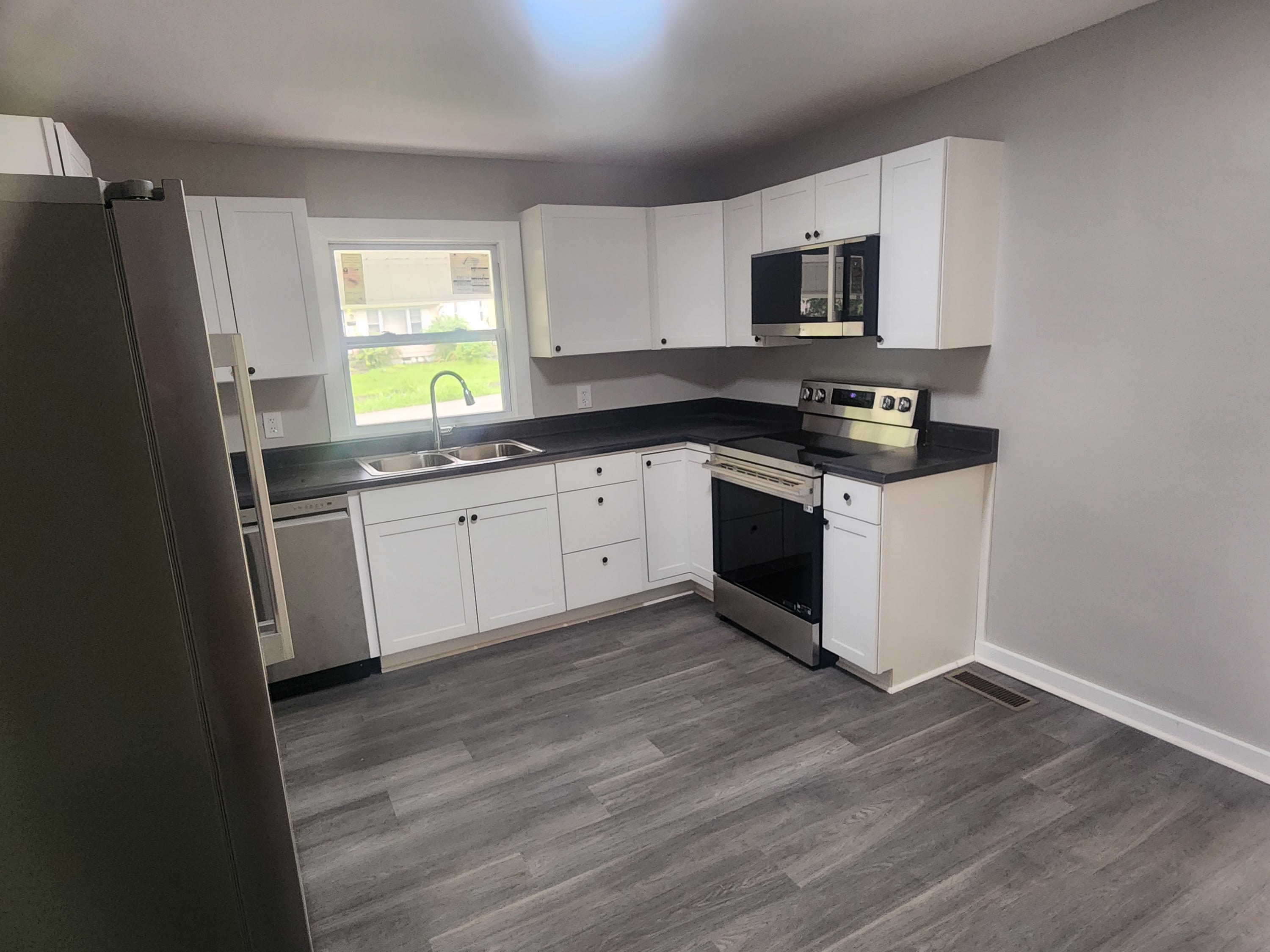 2621 Louise Avenue – photo 3