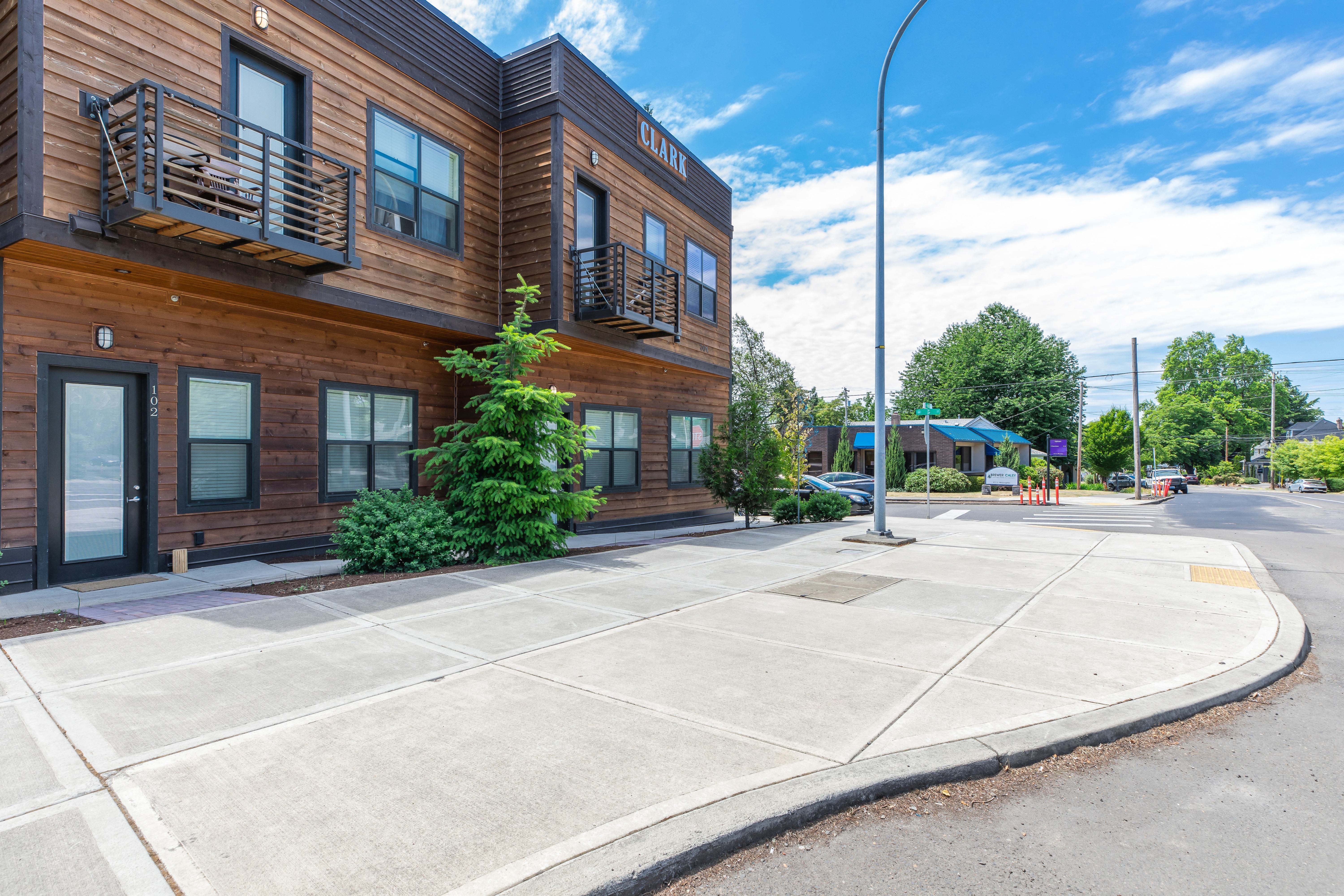 Clark Apartments – photo 2