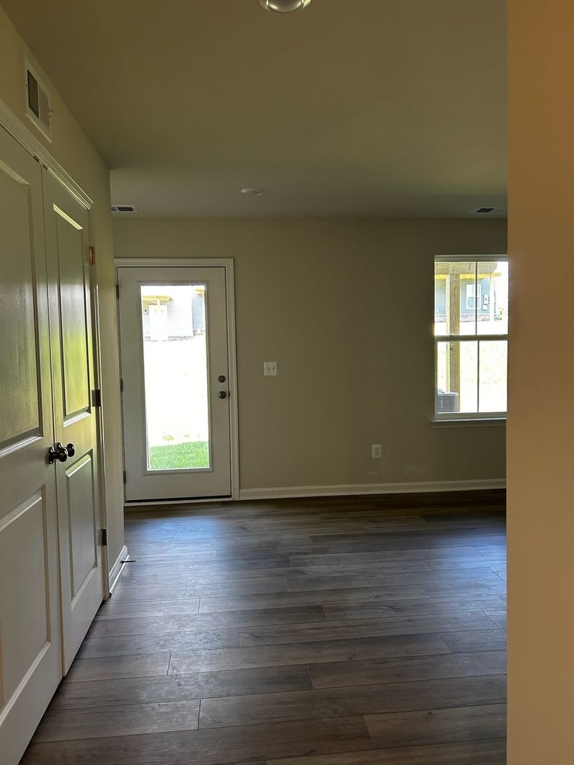 Charming 3Br House In Chesterfield – photo 5