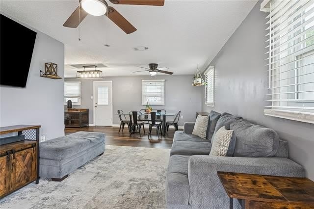 2220 LLOYDS Avenue – photo 4