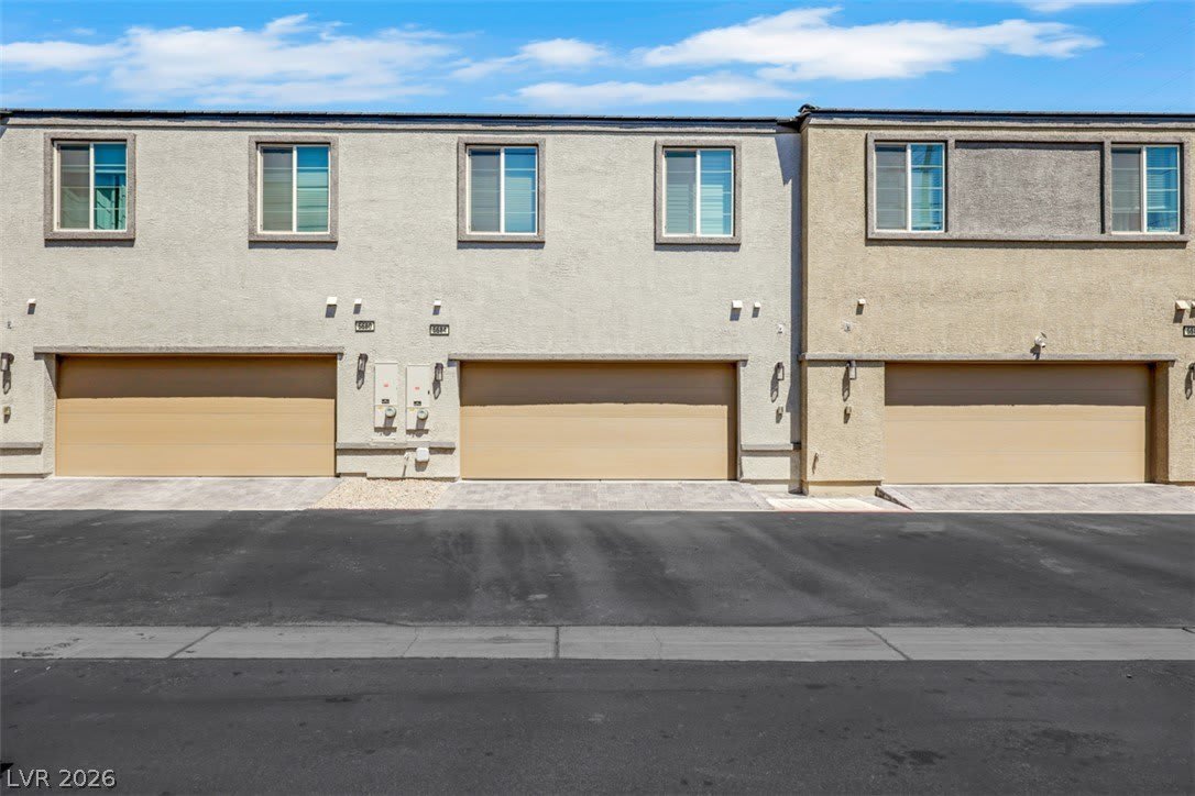 5684 Beguiling Falls Street – photo 2