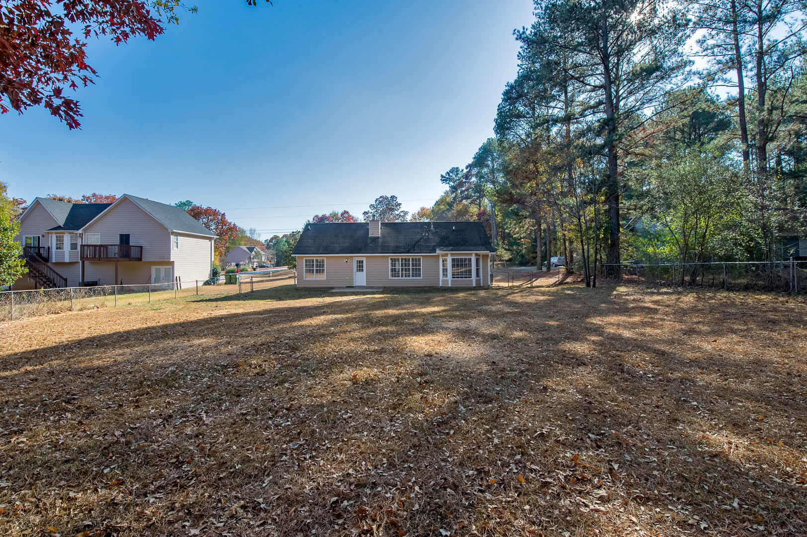Cute Ranch Beauty in Covington, Fenced Back yard: Granite counter tops – photo 3