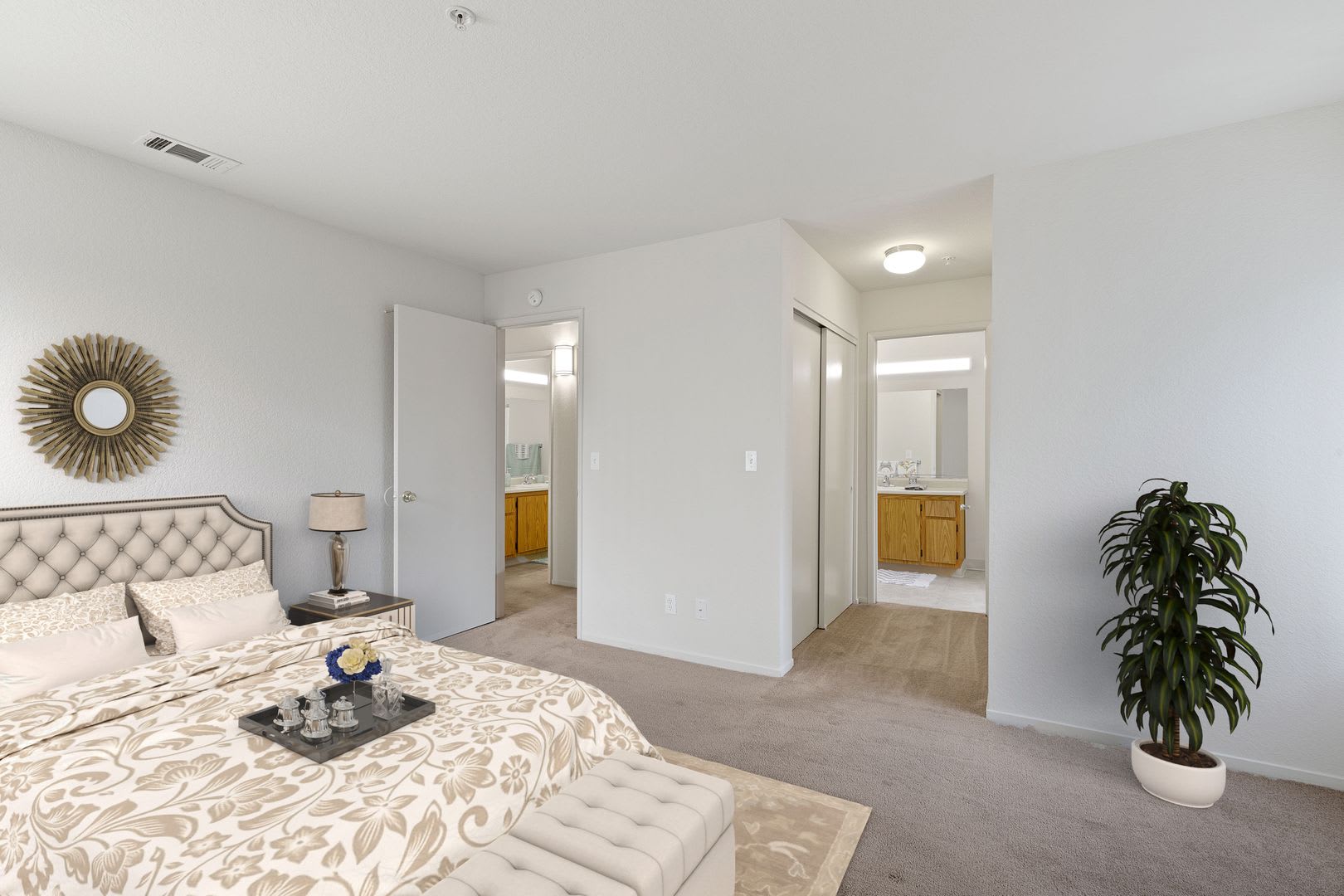 Lakeshore Apartments – photo 3