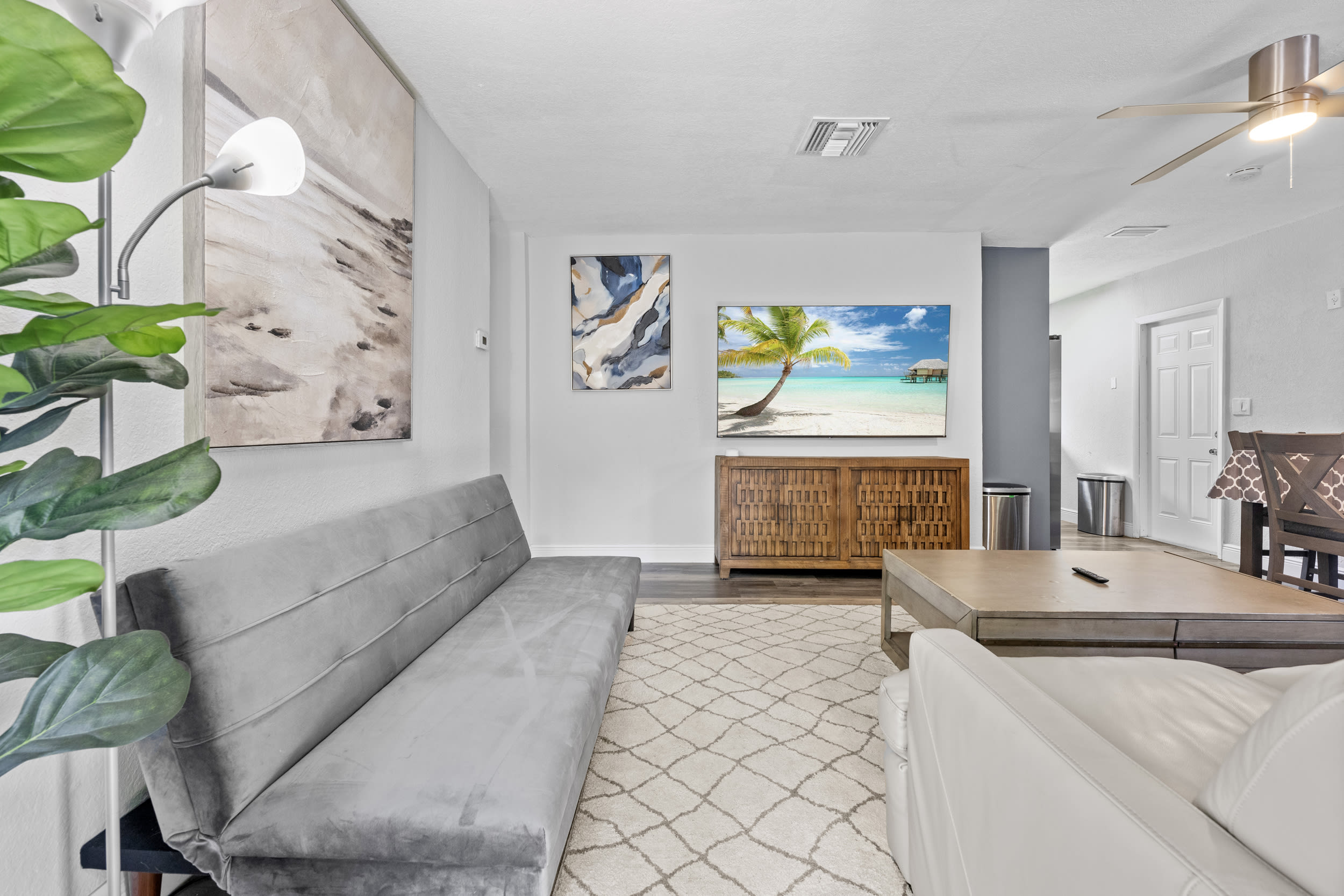 1208 Ne 5Th Ave – photo 4