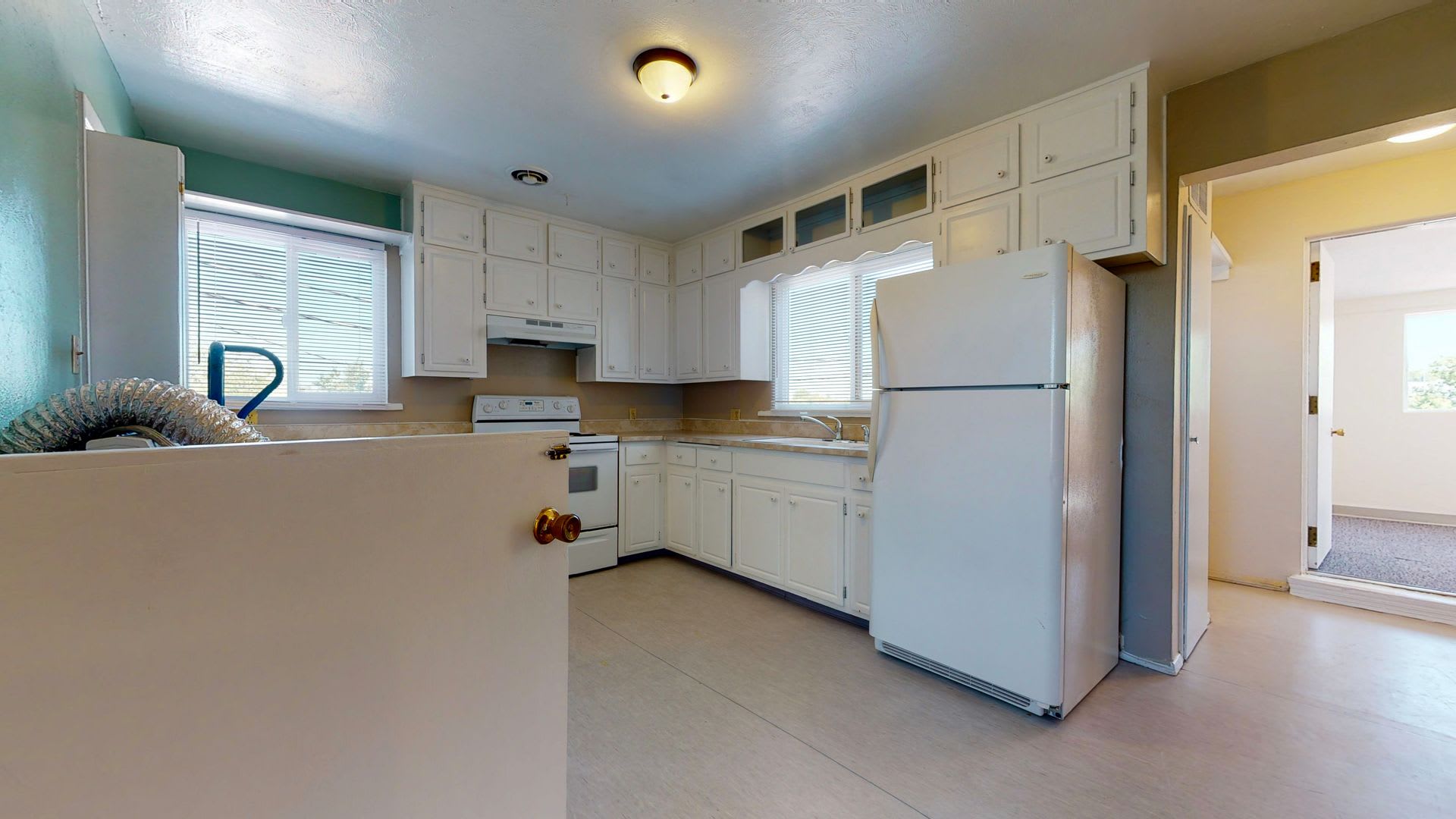 404 Prospect Ave NE – photo 2