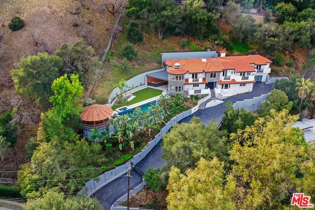3373 Coldwater Canyon Ave – photo 2