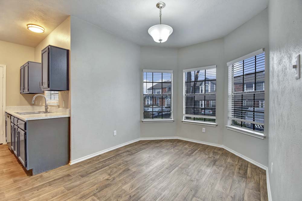 1303 Main – photo 4