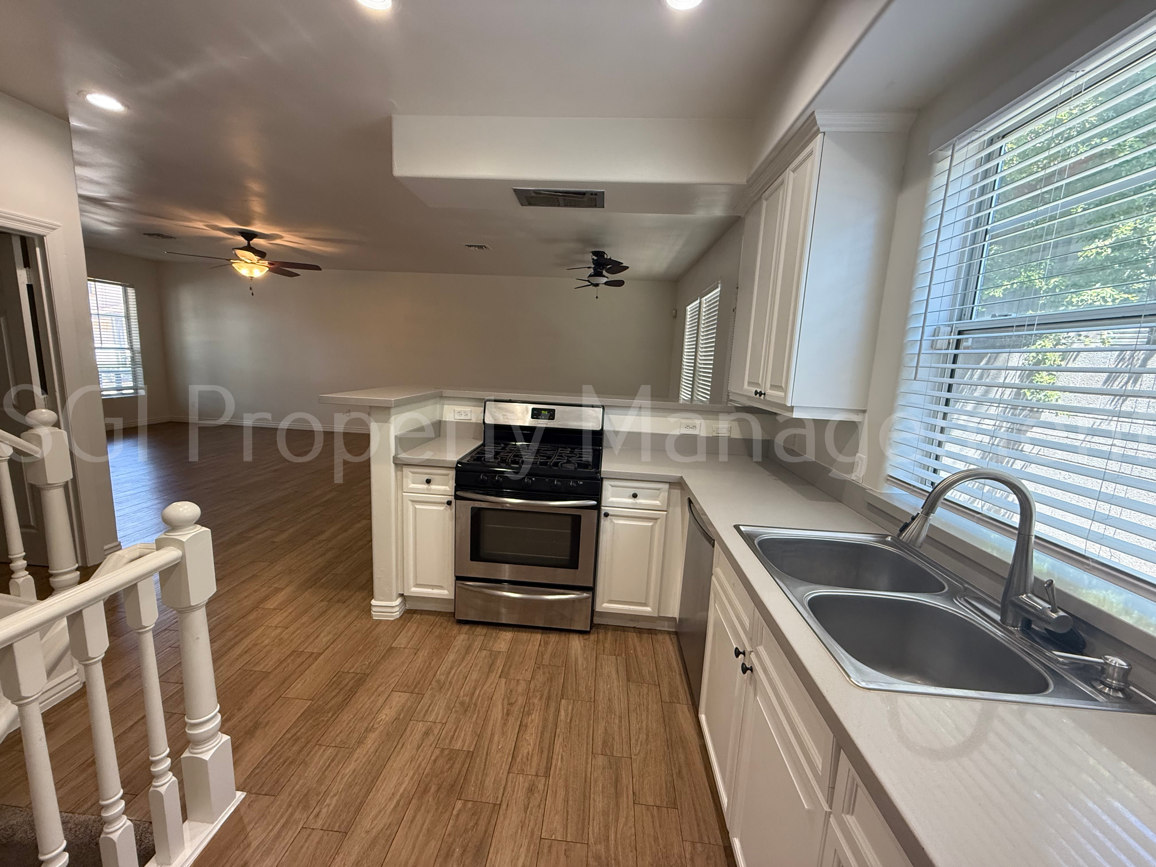 942 S Ash Ave Unit 108 – photo 4