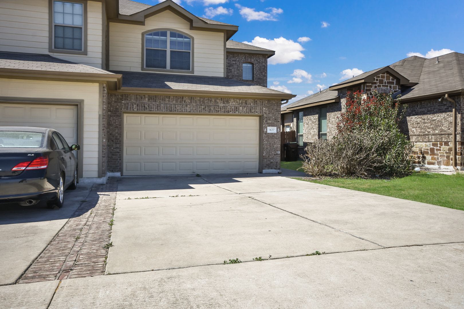 3 BEDROOM DUPLEX LOCATED IN HUTTO, TEXAS! – photo 2