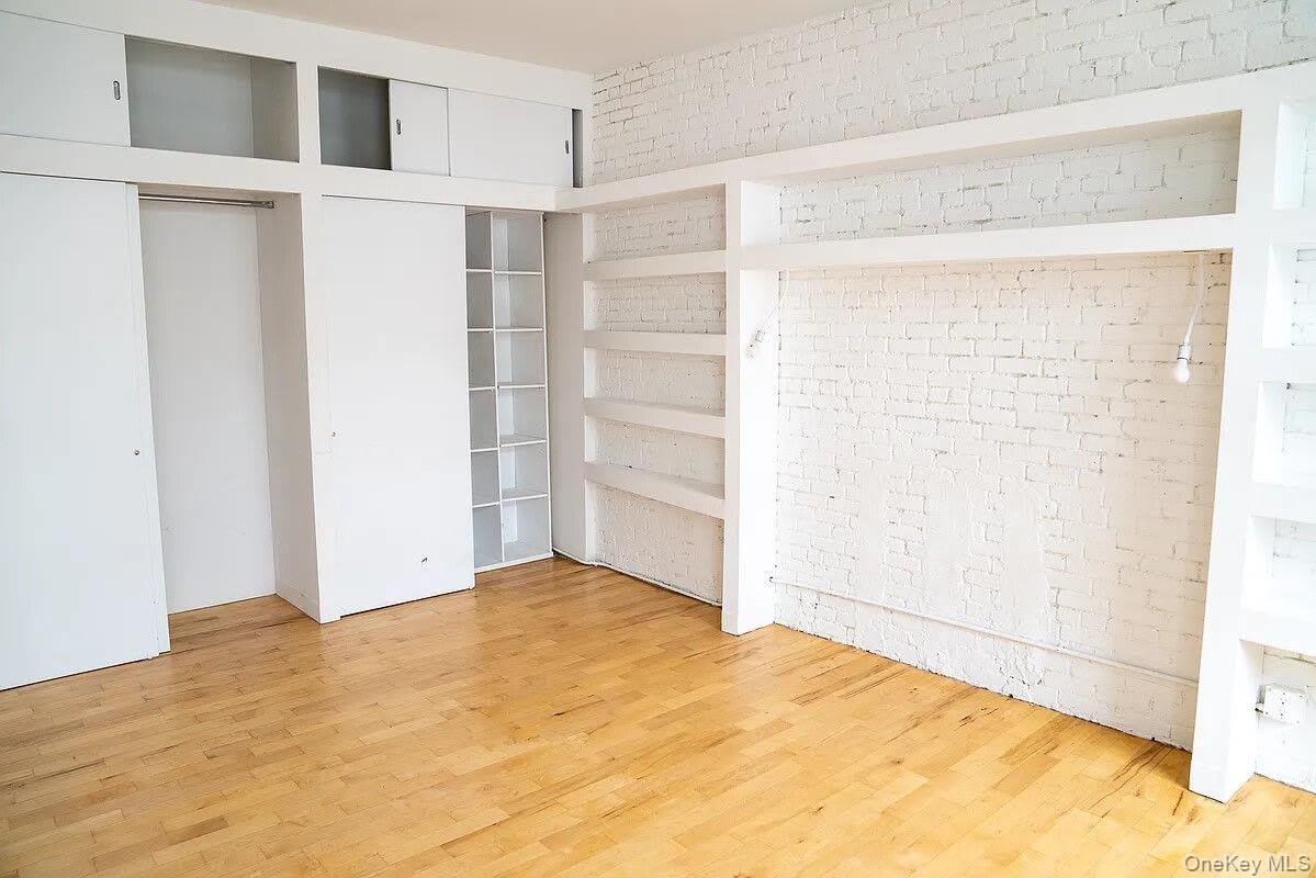 422 W BROADWAY – photo 4