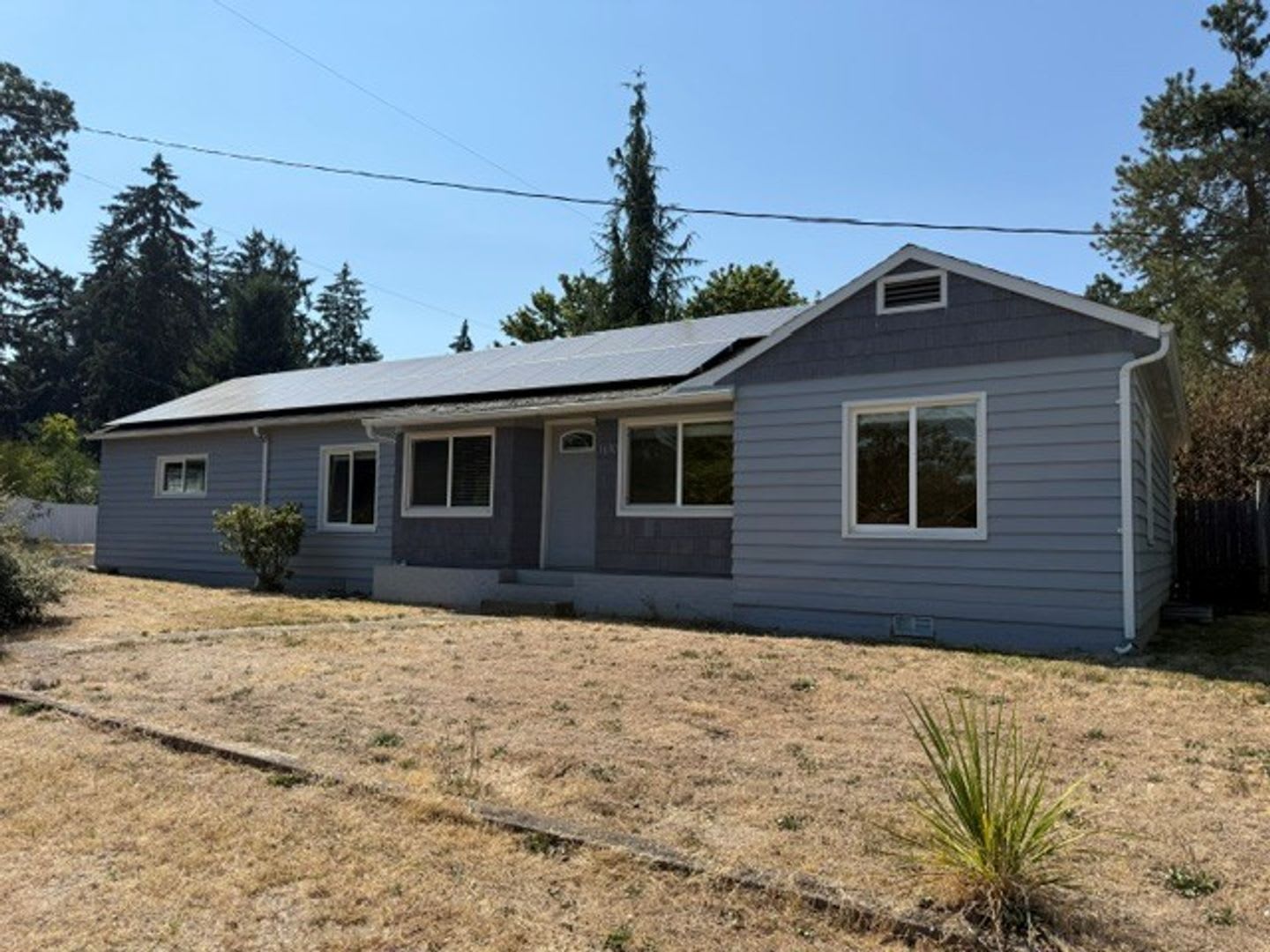 3 Bedroom West Salem House w/ Large Fenced Backyard – photo 4
