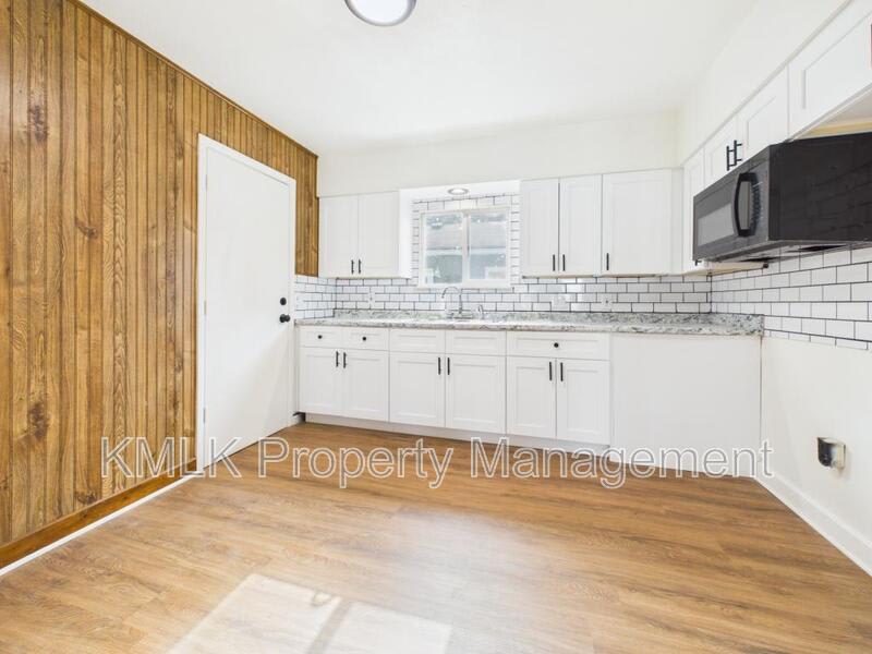 1624 Merrill Ave – photo 5