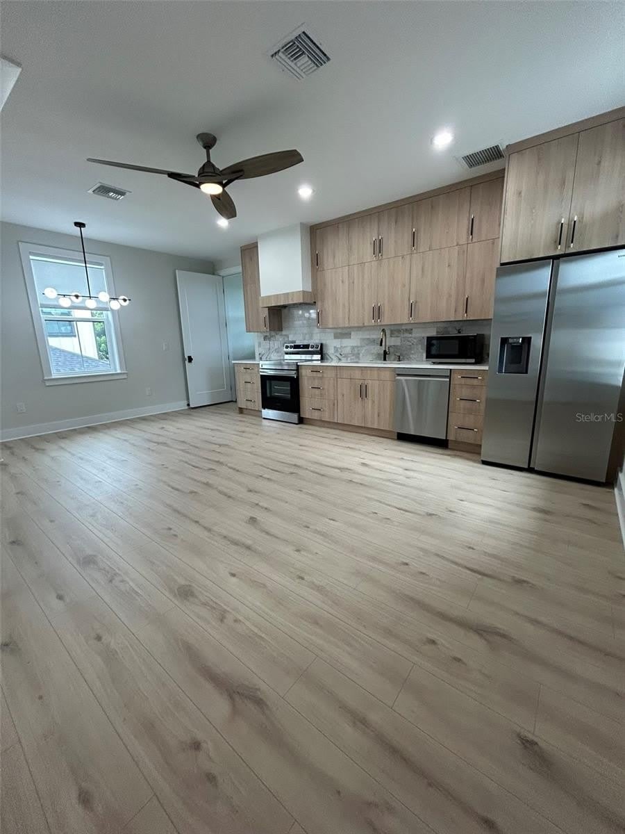 468 44TH Avenue N – photo 3