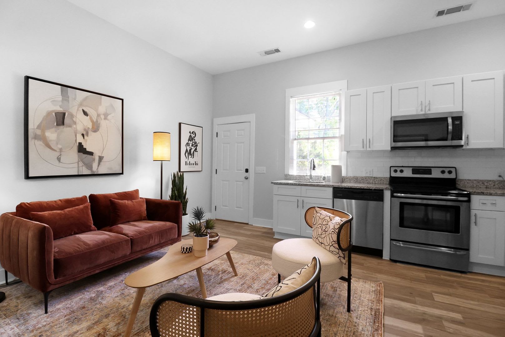 Modern and Updated Furnished 1 Bed 1 Bath – photo 5