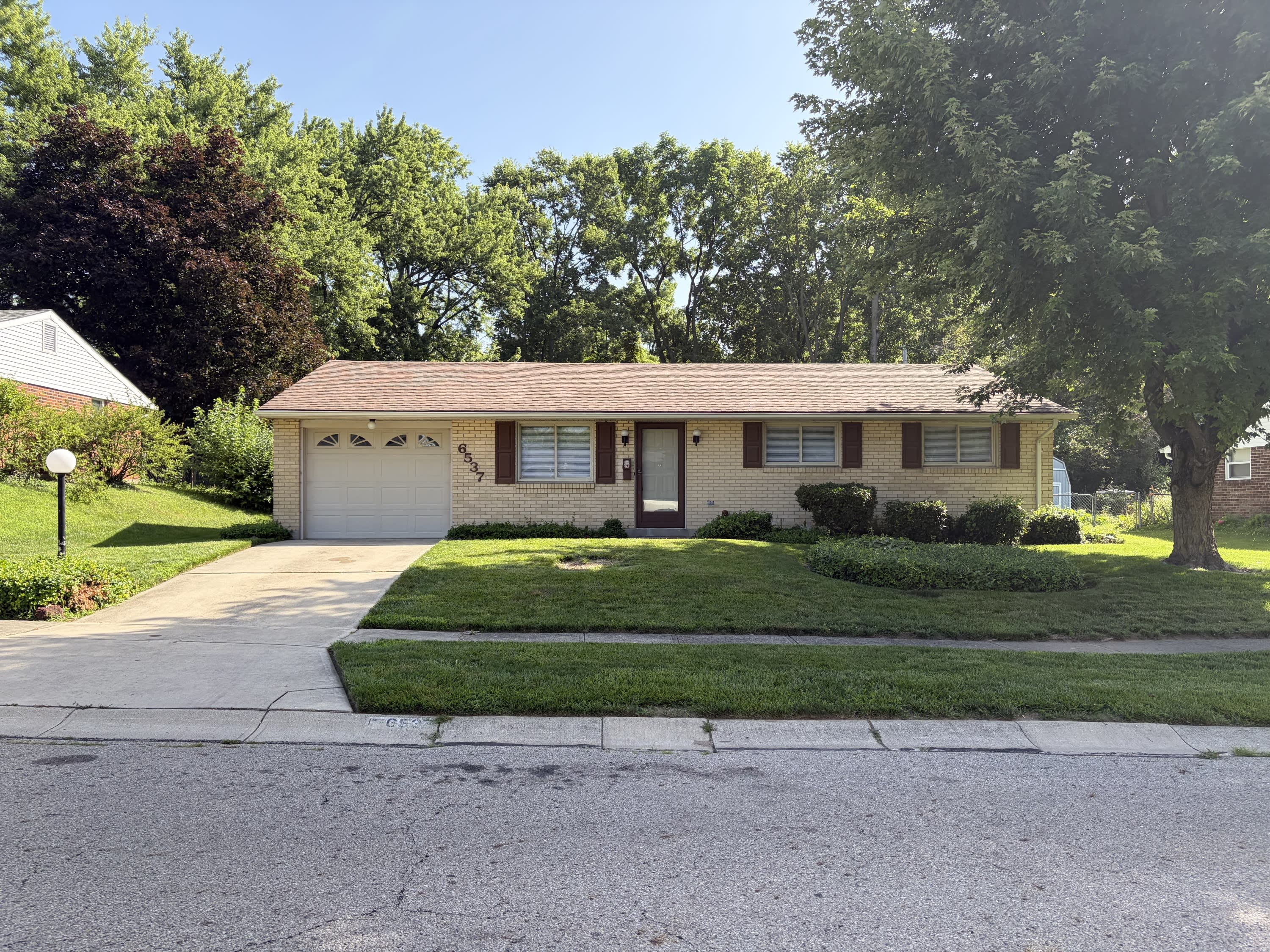6537 Highbury Road – photo 2