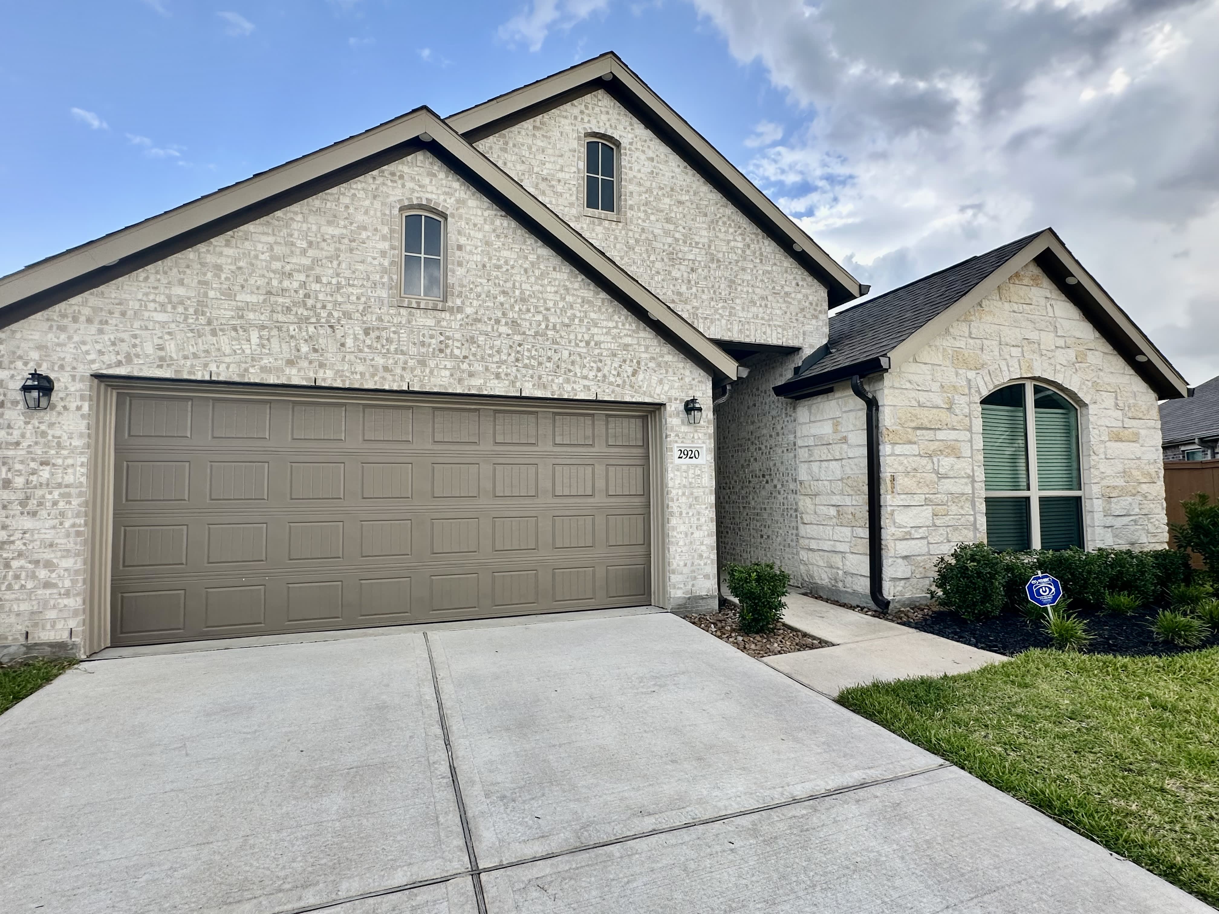 2920 Eden Lake Lane – photo 2