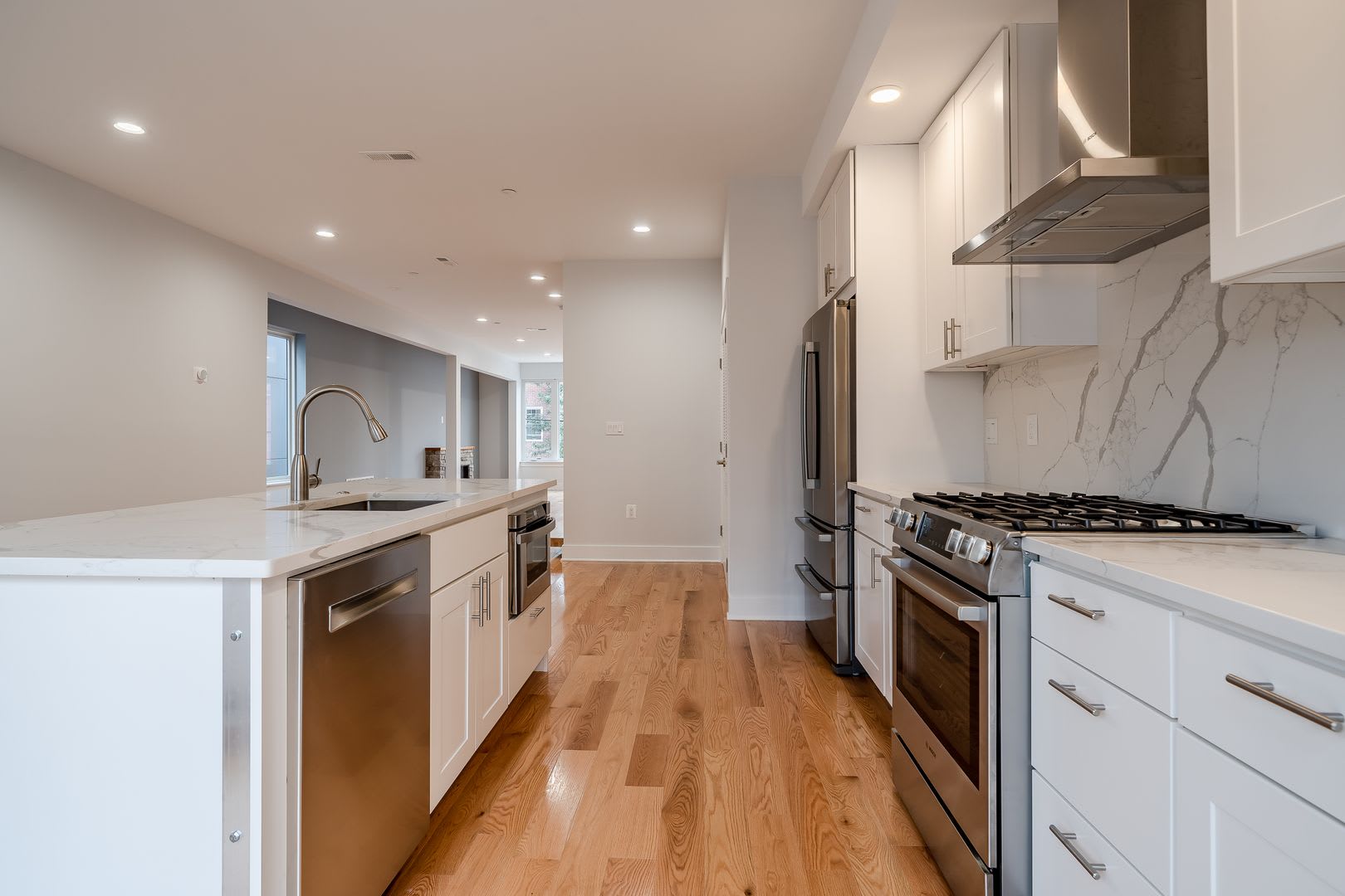 237 Tasker St – photo 4