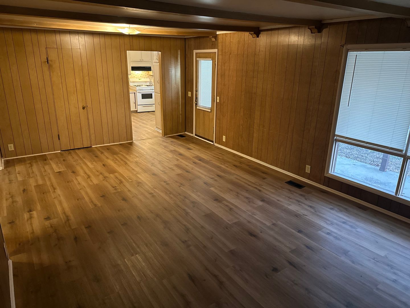 Available Now! 3-Bed, 1-Bath Home w/ Garage – photo 3