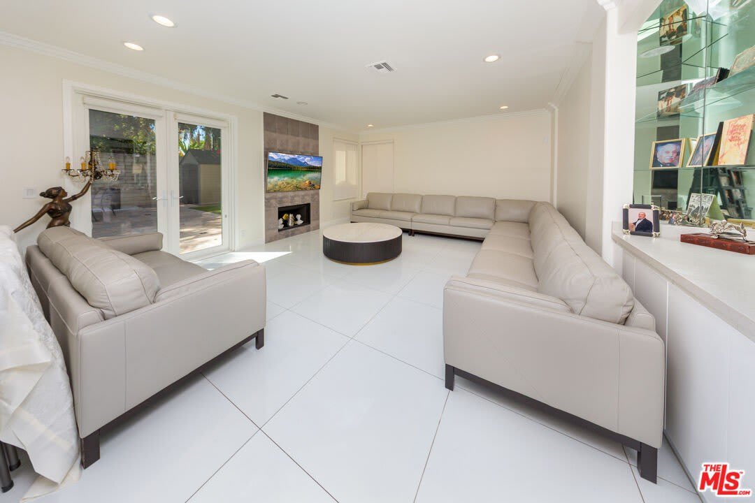 5711 Aura – photo 4