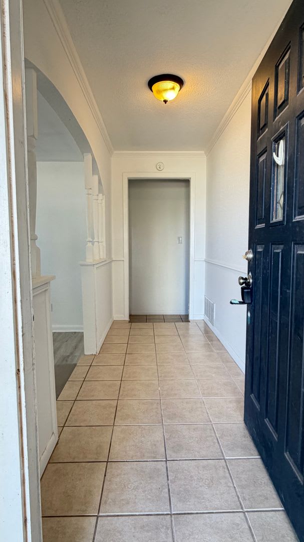 3 bedroom....or is it a FOUR BEDROOM? 2 bath, 2 car garage! – photo 3