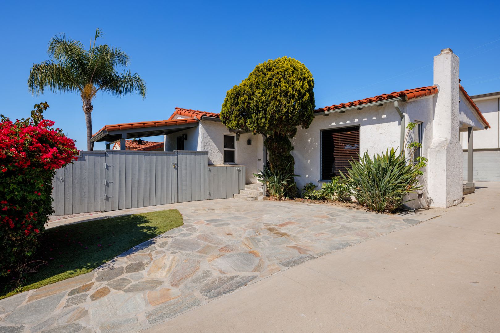 Charming Spanish-Style Craftsman 2bd/2ba Home in the Heart of the College Area – photo 3