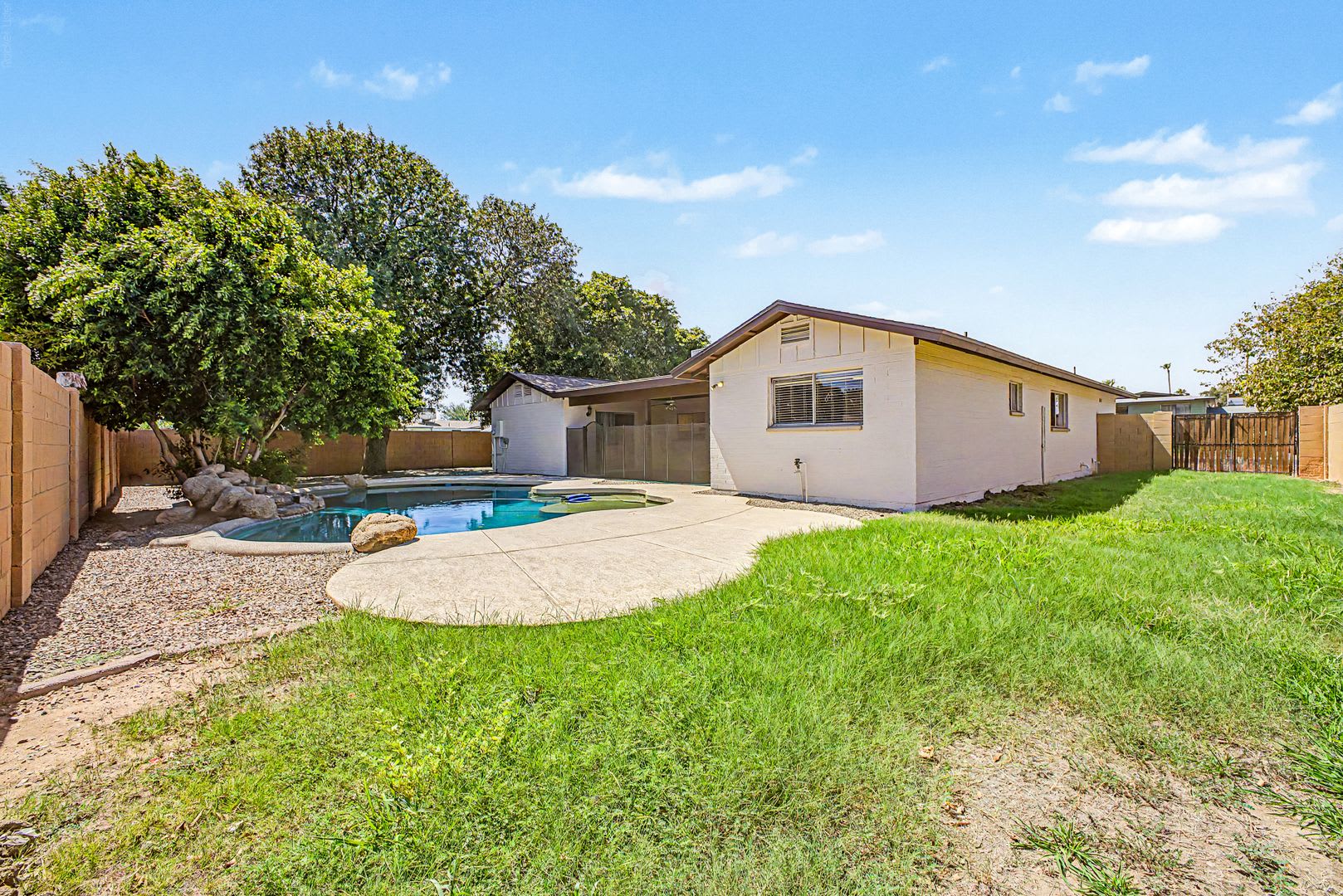 Great Tempe Home With Diving Pool – photo 2