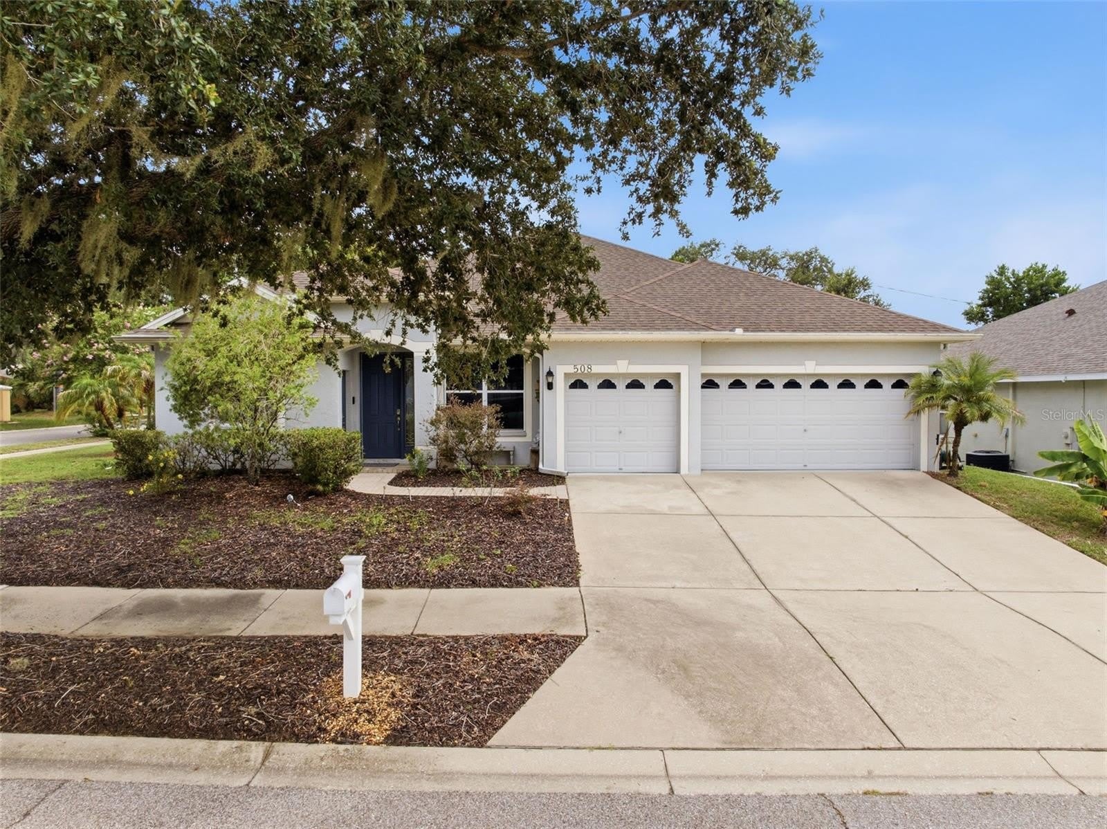 508 DEBRA Drive – photo 1