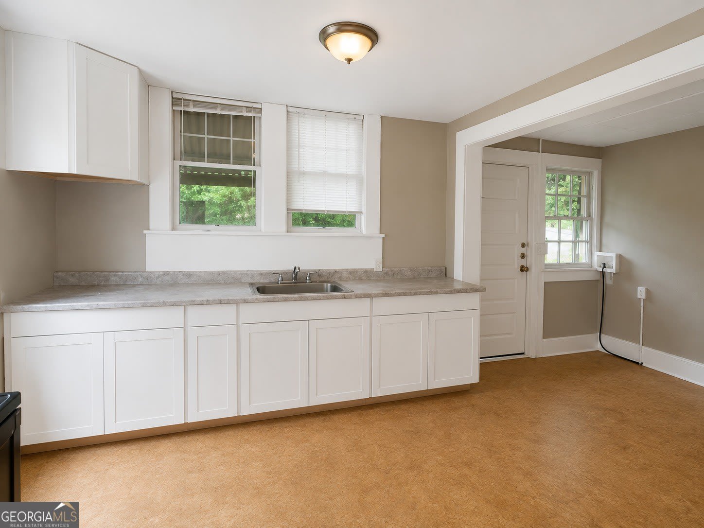 1049 Birch Street – photo 4