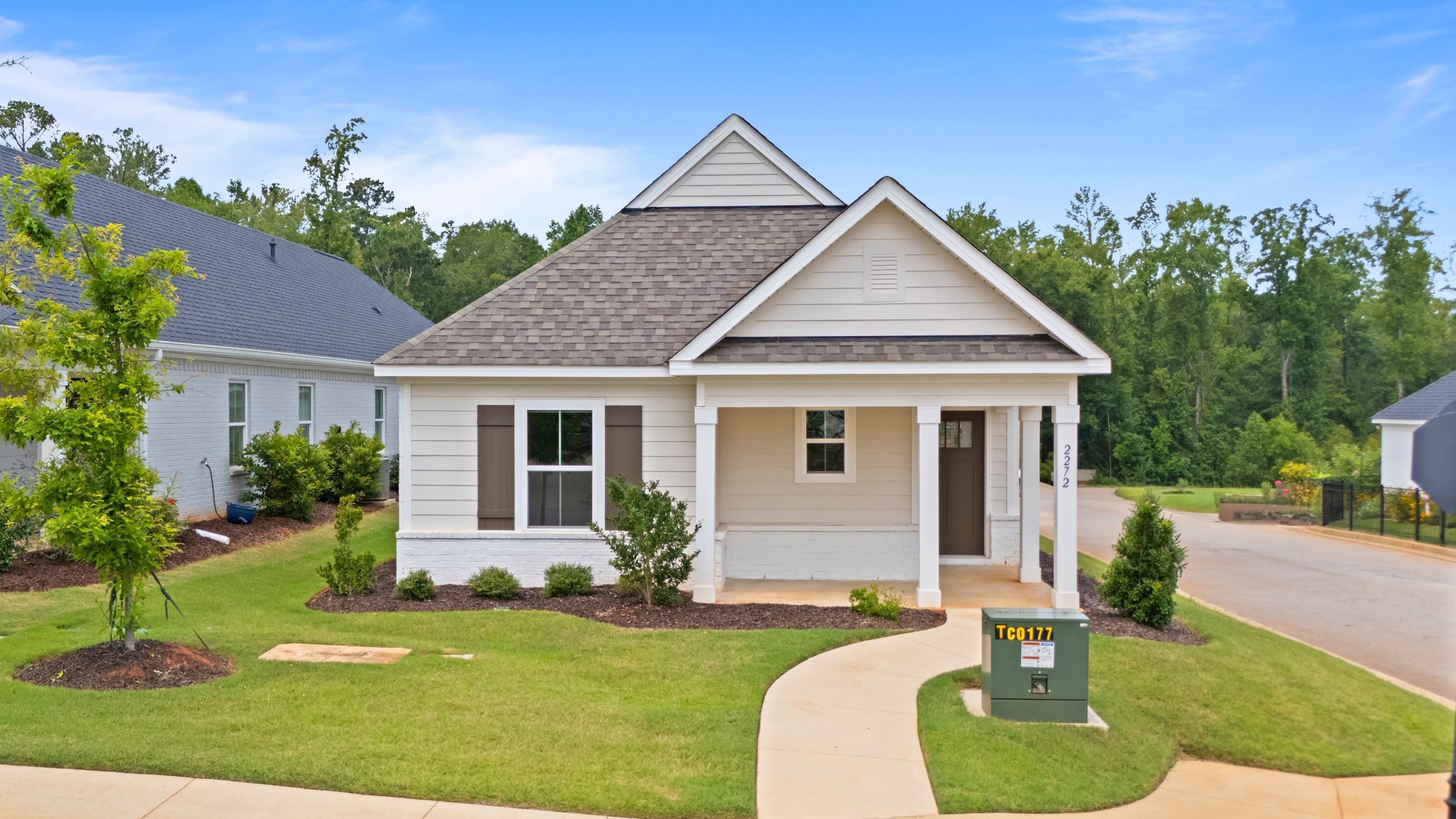 2272 Lakeview Drive – photo 1