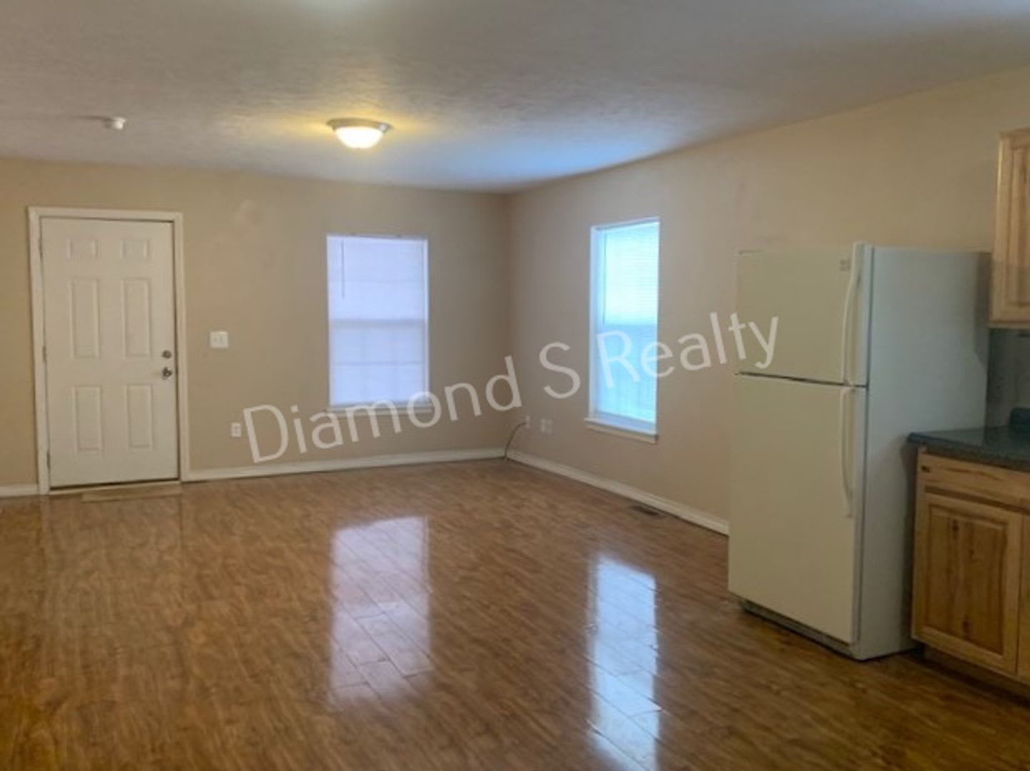 3 Bedrooms 1 Bath Cute And Charming Home Available Early May – photo 2