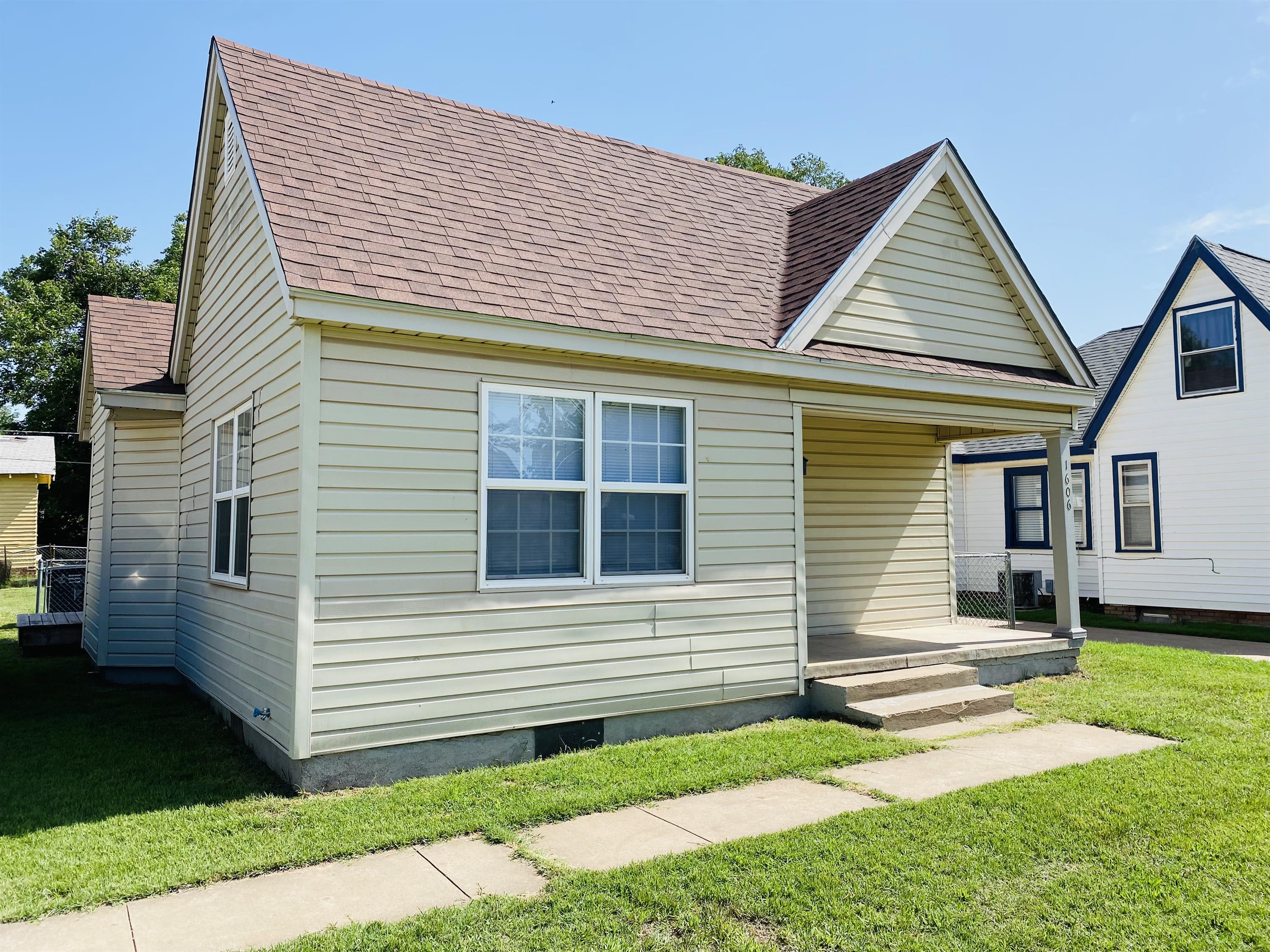 1606 East Cherokee Avenue – photo 2