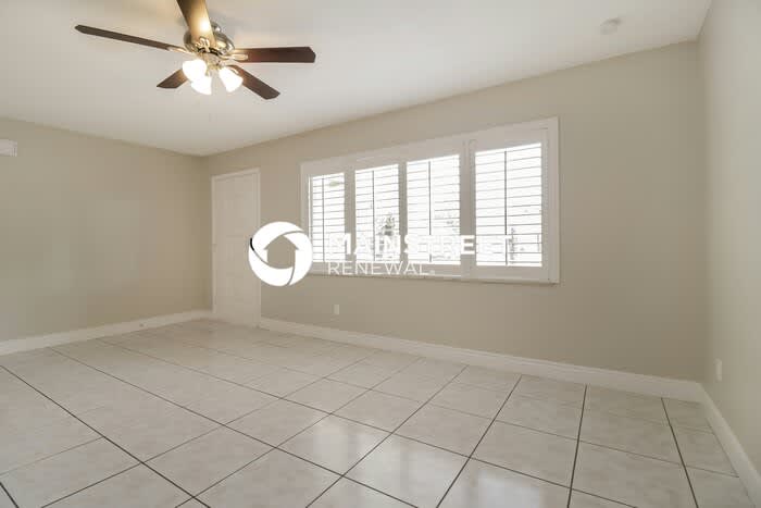 215 Lochmond Drive – photo 3