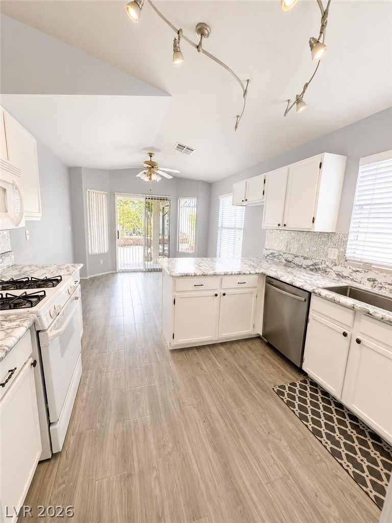 7945 Cherry Valley Circle – photo 4