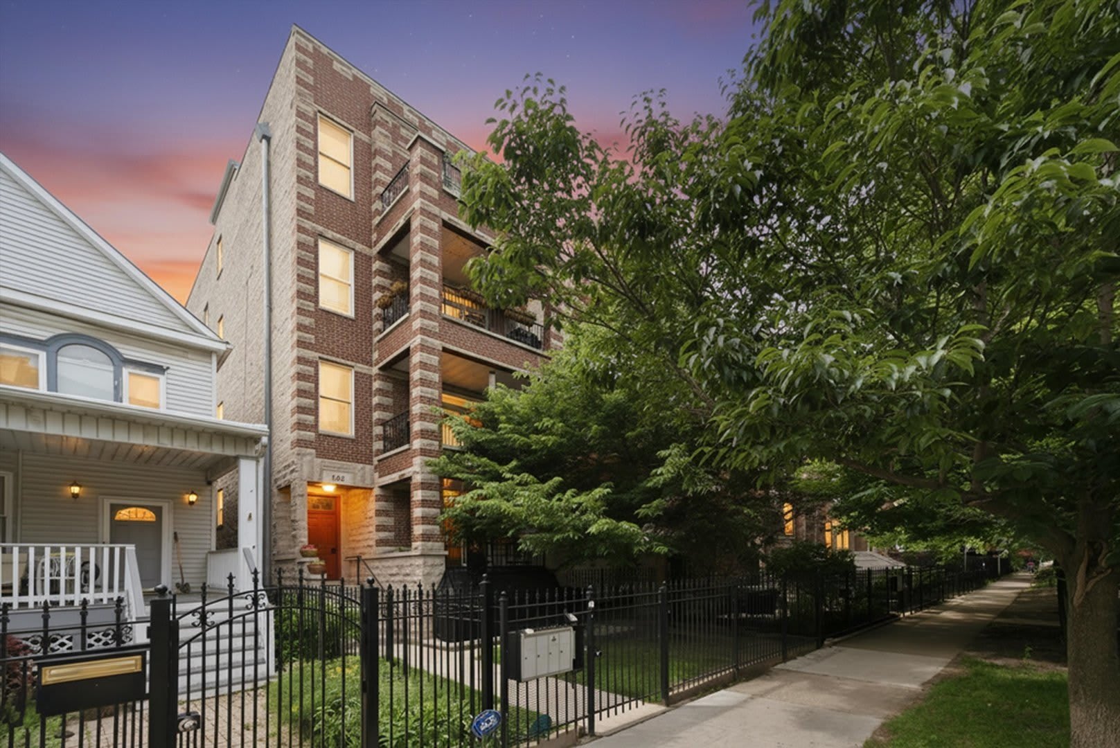5302 N Winthrop Avenue – photo 2