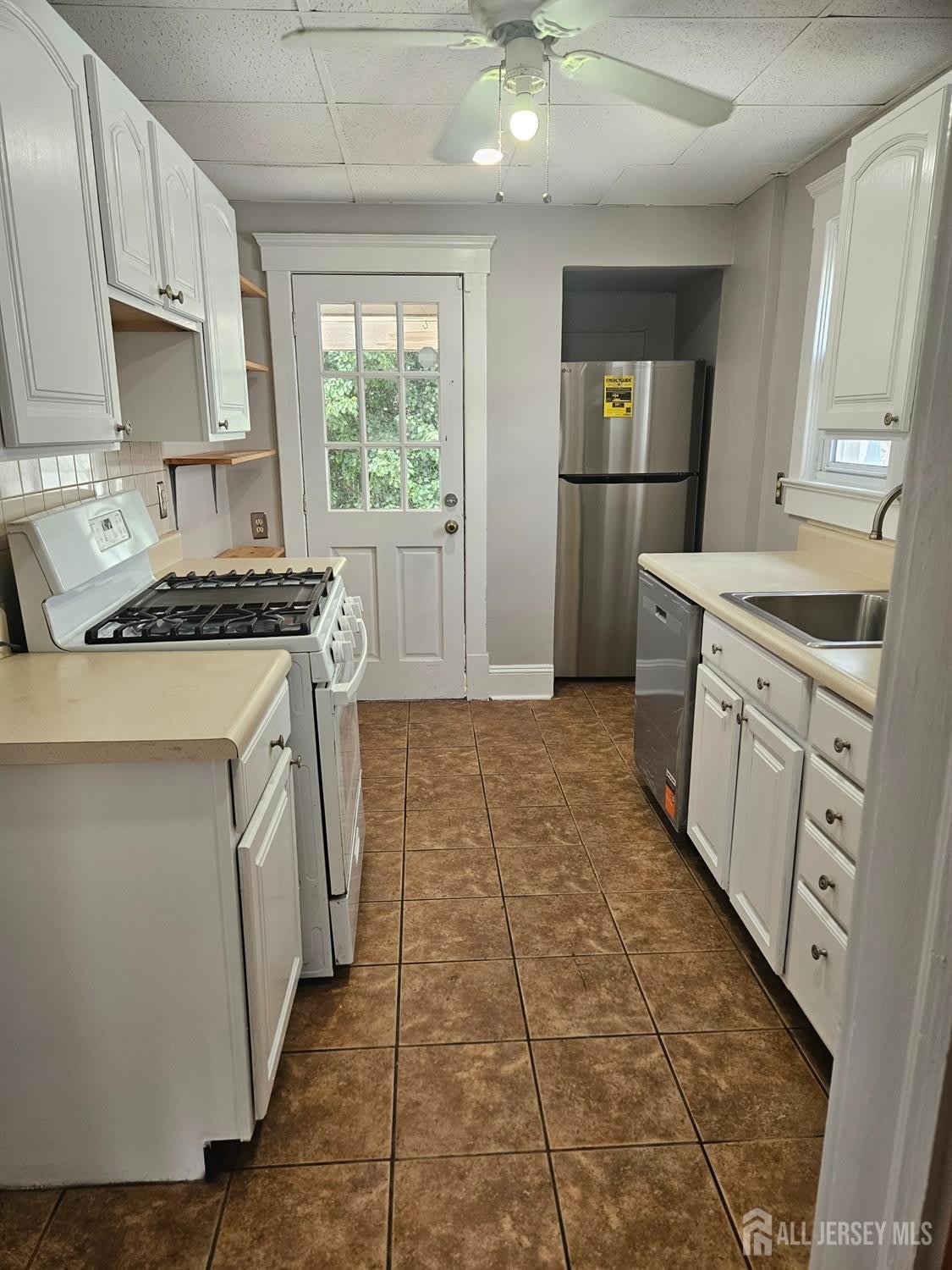 327 Berry Street – photo 4