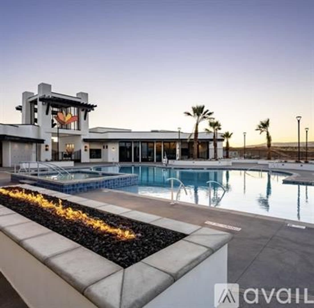 Desert Color Townhome! – photo 2
