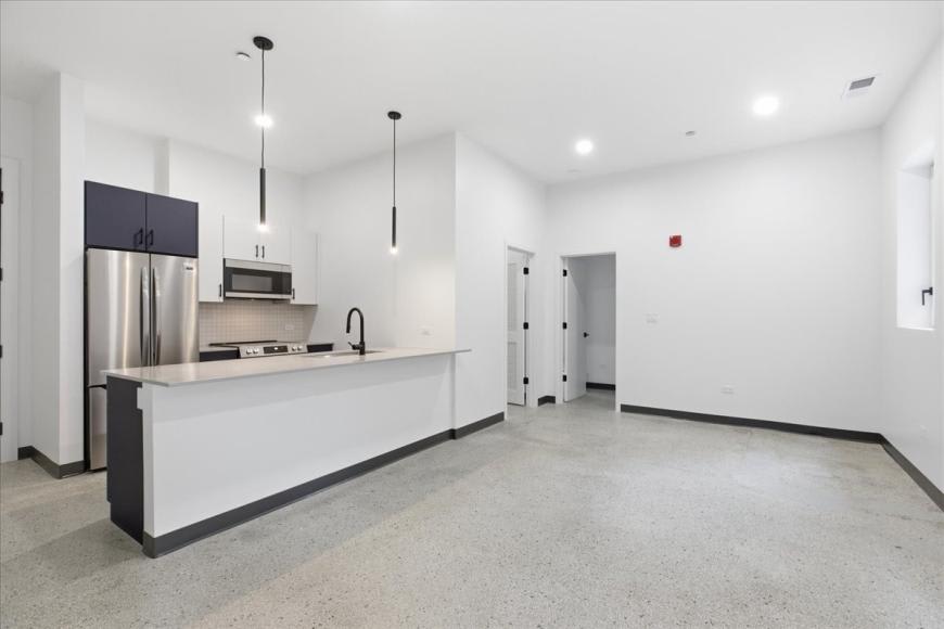 5920 North Ridge Ave. – photo 4