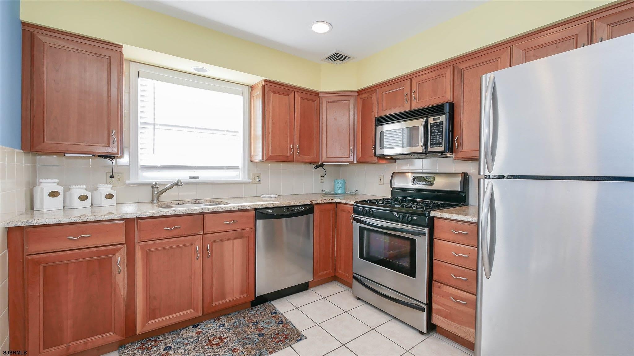 10 N Adams Ave – photo 5