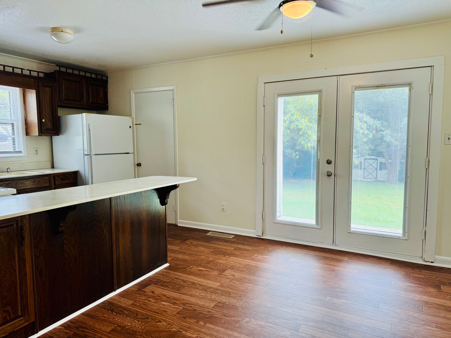 Pet Friendly, 3BR Move in Ready! 921 Weston Street – photo 3
