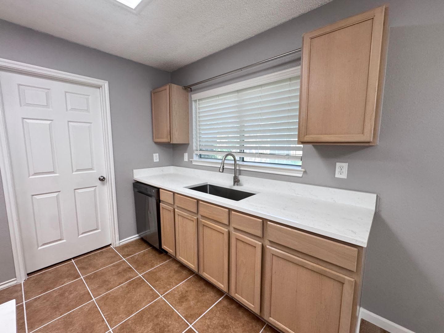 Lovely 3 Bd 2 Ba 2 Car Garage Home Ready For Immediate Move In Located Off Prue Rd – photo 5