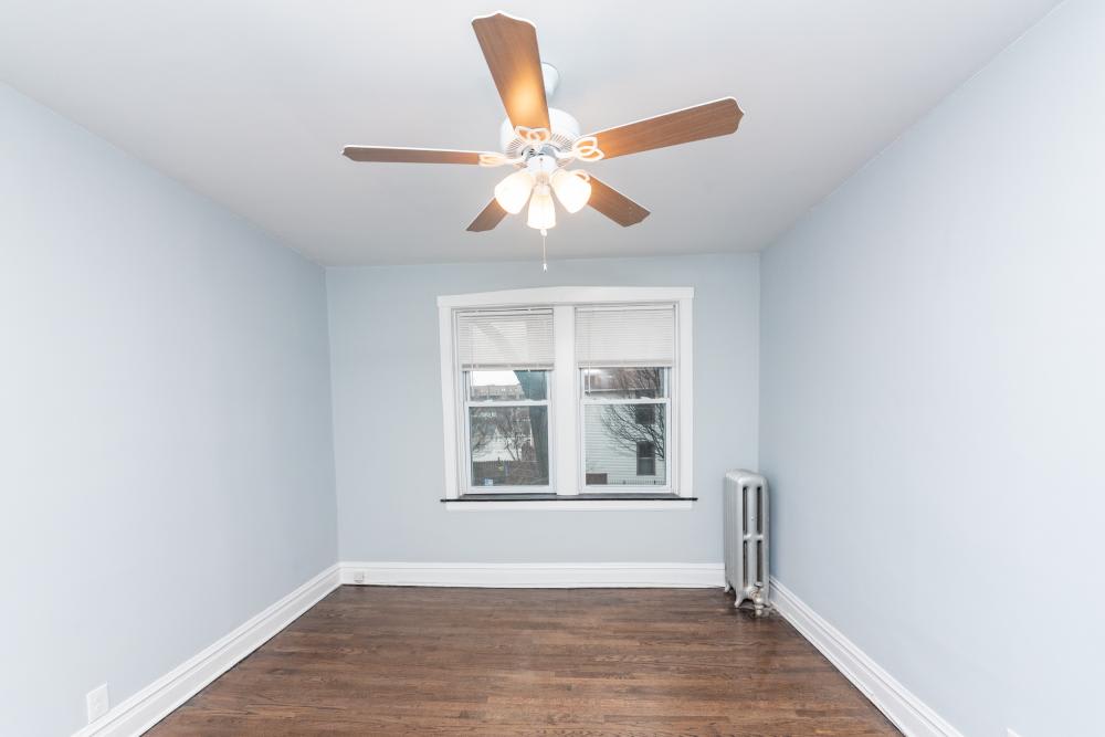 2514 W Belle Plaine – photo 2