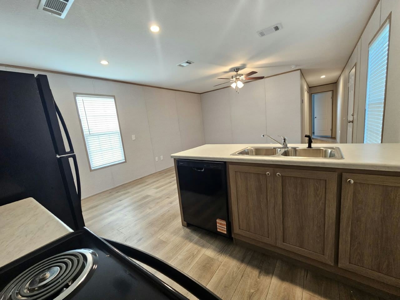 551 James Court – photo 4